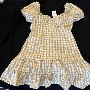 Boho style dress brand new, never worn with tags. Size med